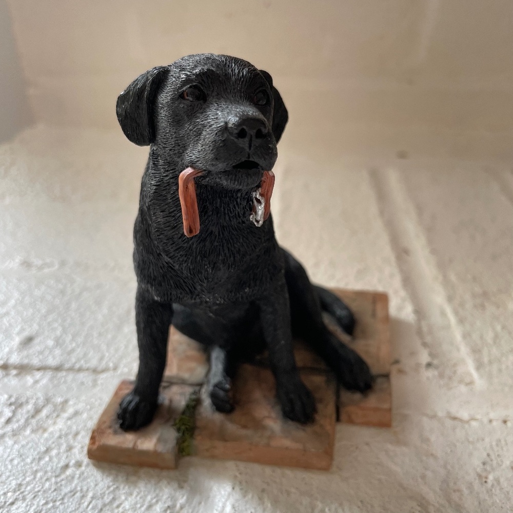 Willitts Designs Labrador 89064 Figurine - black lab sitting w/leash in mouth